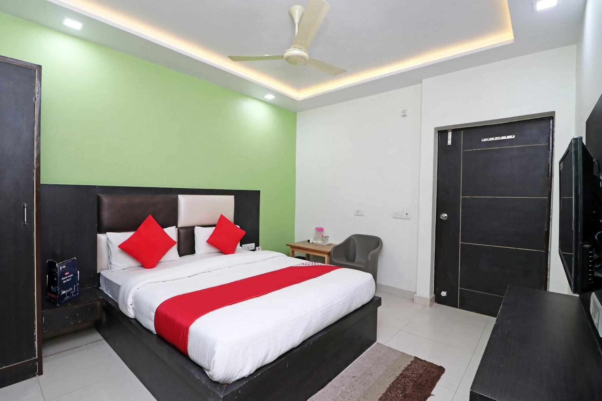 Oyo Hotel The Orient Tree Agra  Εξωτερικό φωτογραφία
